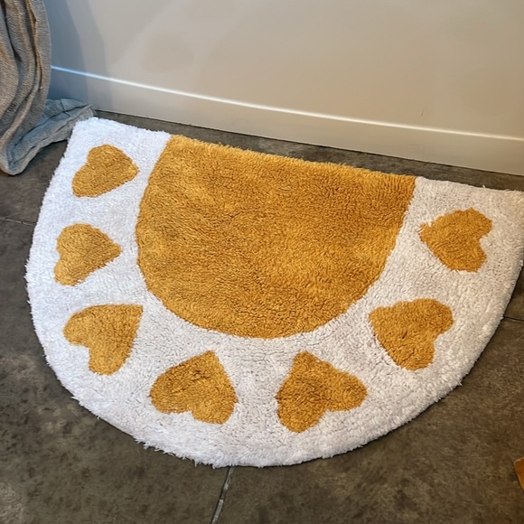 Yellow and White Heart Bath Mat - Picture 5 of 5